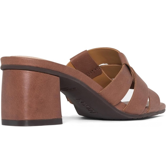 NYDJ Women\'s Brown Heeled Sandals size 7 m NWT in box